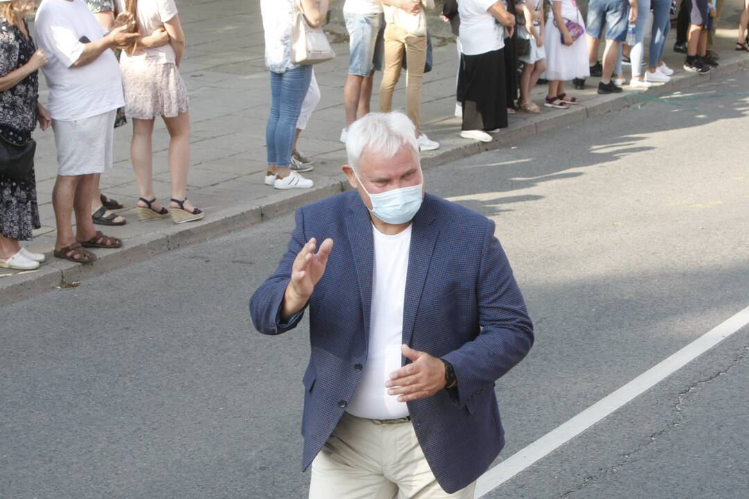 Jūros šventės eisena abejingų nepaliko
