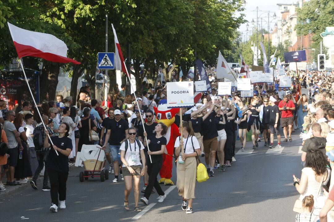 Jūros šventės eisena abejingų nepaliko