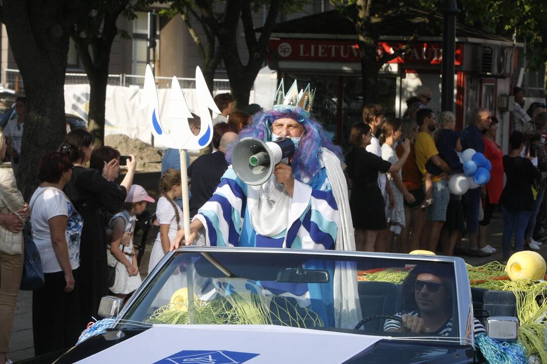 Jūros šventės eisena abejingų nepaliko