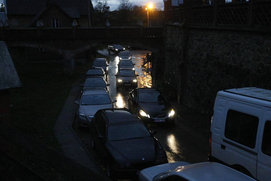 Šimtai moliūgų nušvito Švėkšnos parke