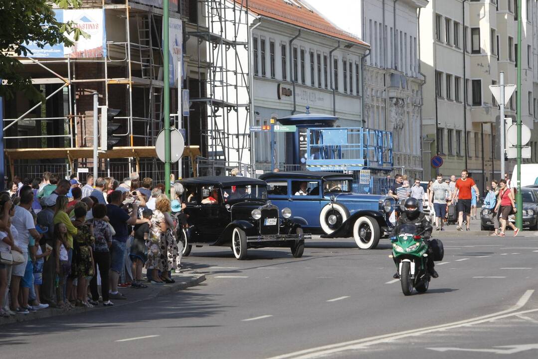 Senovinių automobilių paradas Klaipėdoje