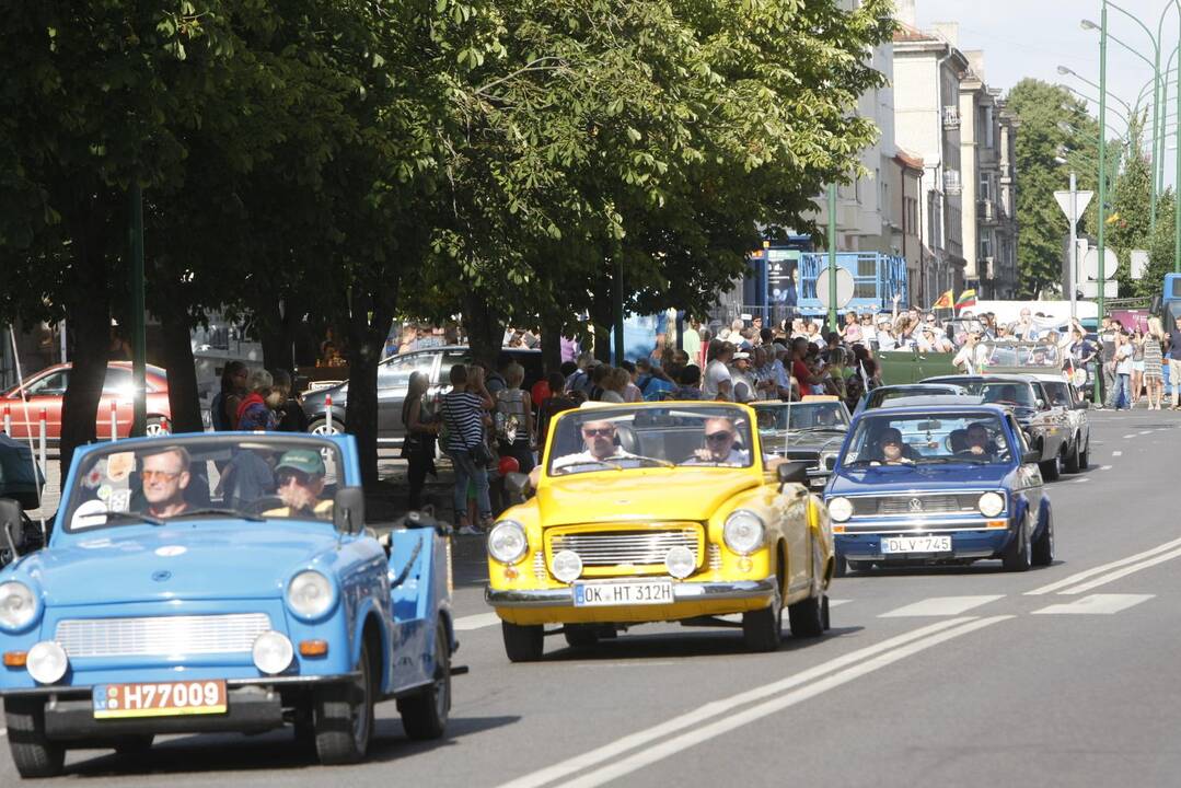 Senovinių automobilių paradas Klaipėdoje