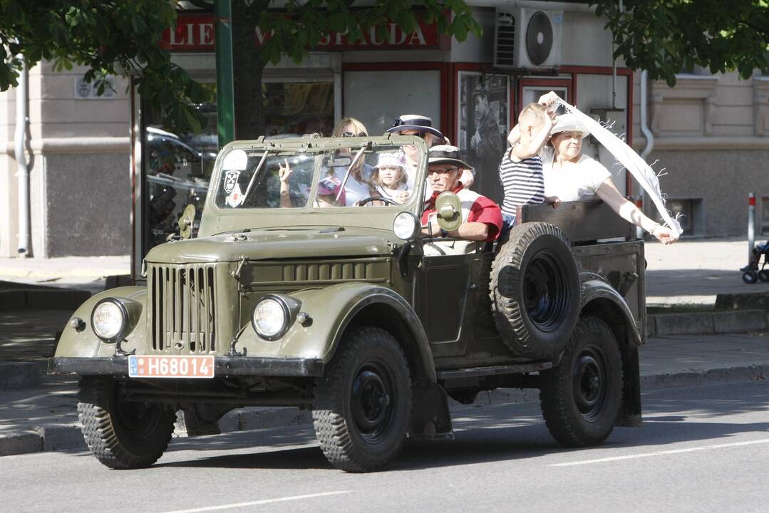 Senovinių automobilių paradas Klaipėdoje