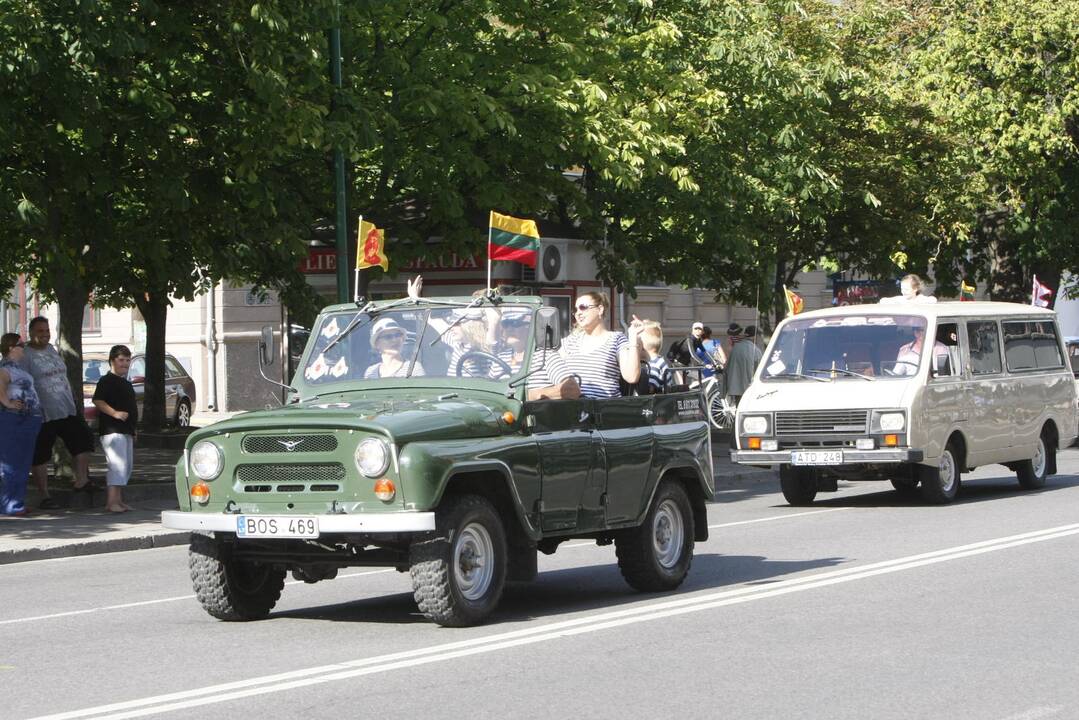 Senovinių automobilių paradas Klaipėdoje