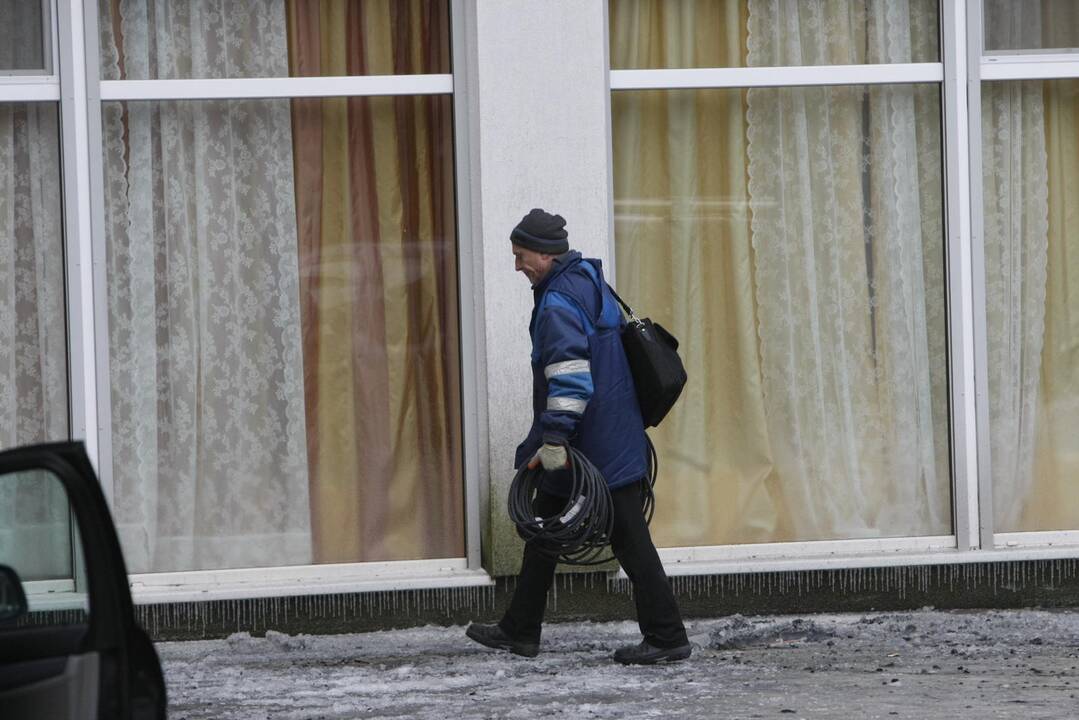 Naktį Palangoje degė buvęs „Lino“ poilsio namų daugiaaukštis pastatas