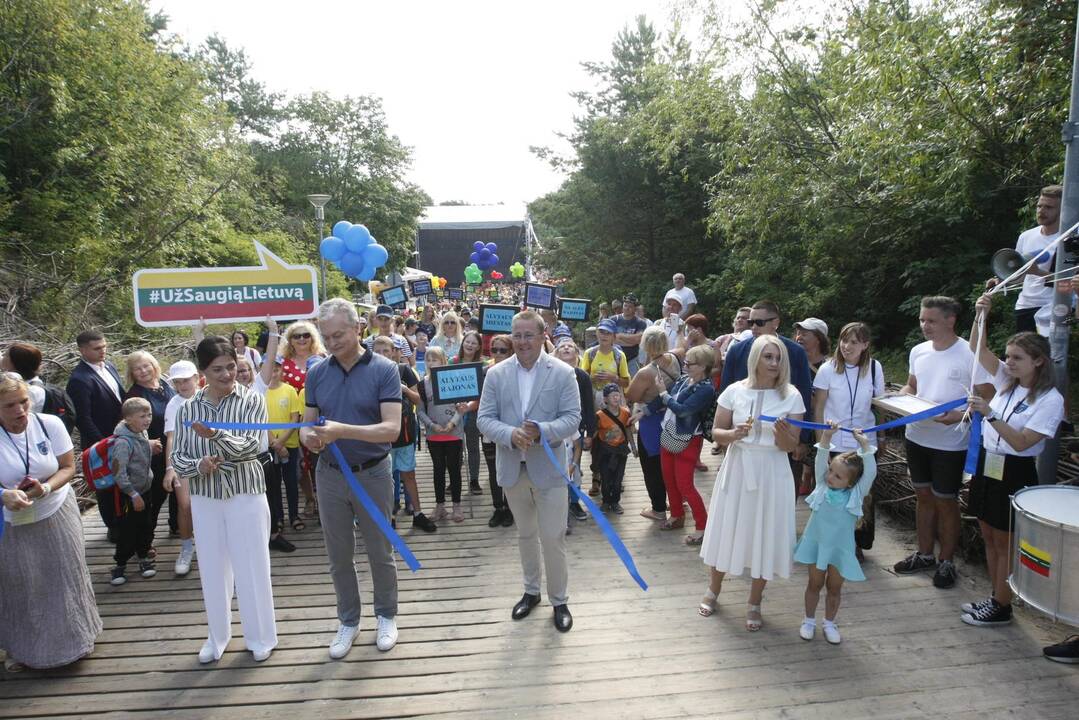 Prezidentas G. Nausėda su vaikais pasveikino jūrą