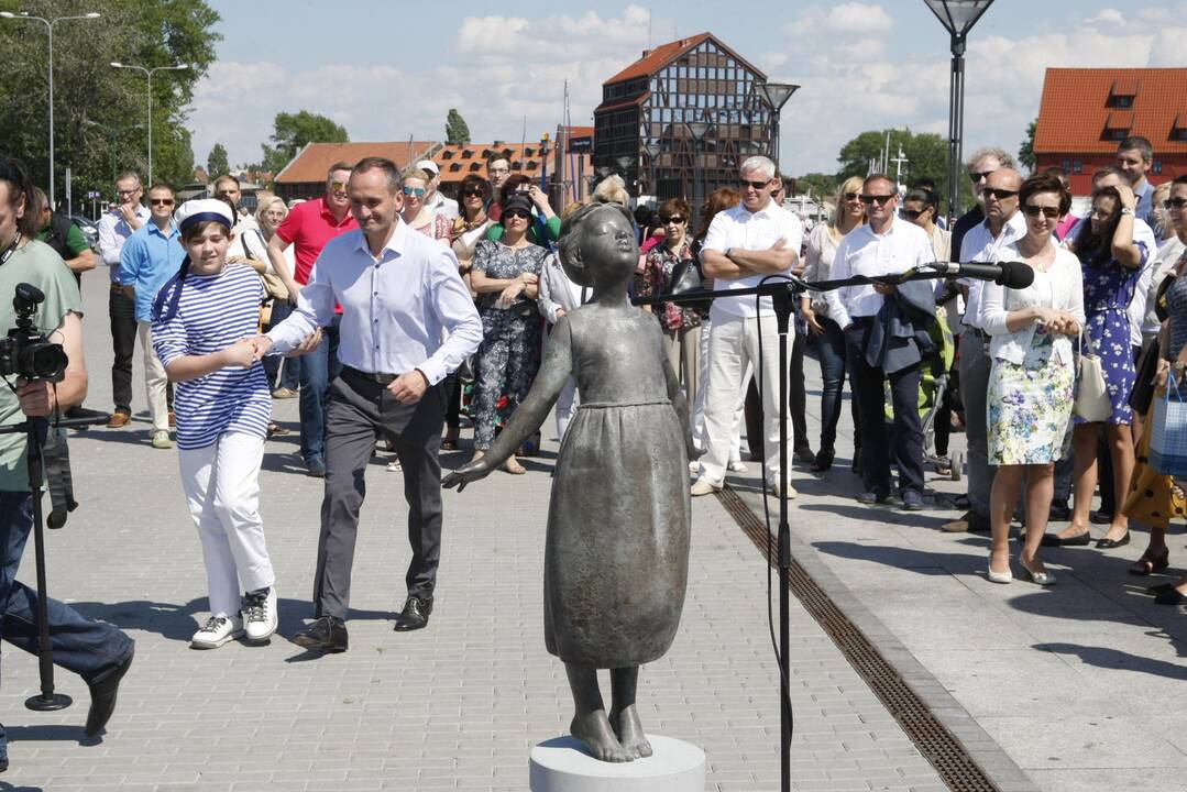 Skulptūros "Bučinys" atidengimas