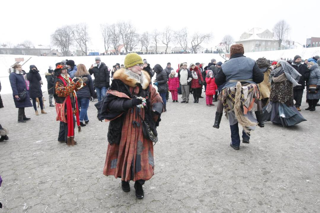 Klaipėdiečiai nenusižengė tradicijoms: per Užgavėnes išdykavo ir sudegino Morę
