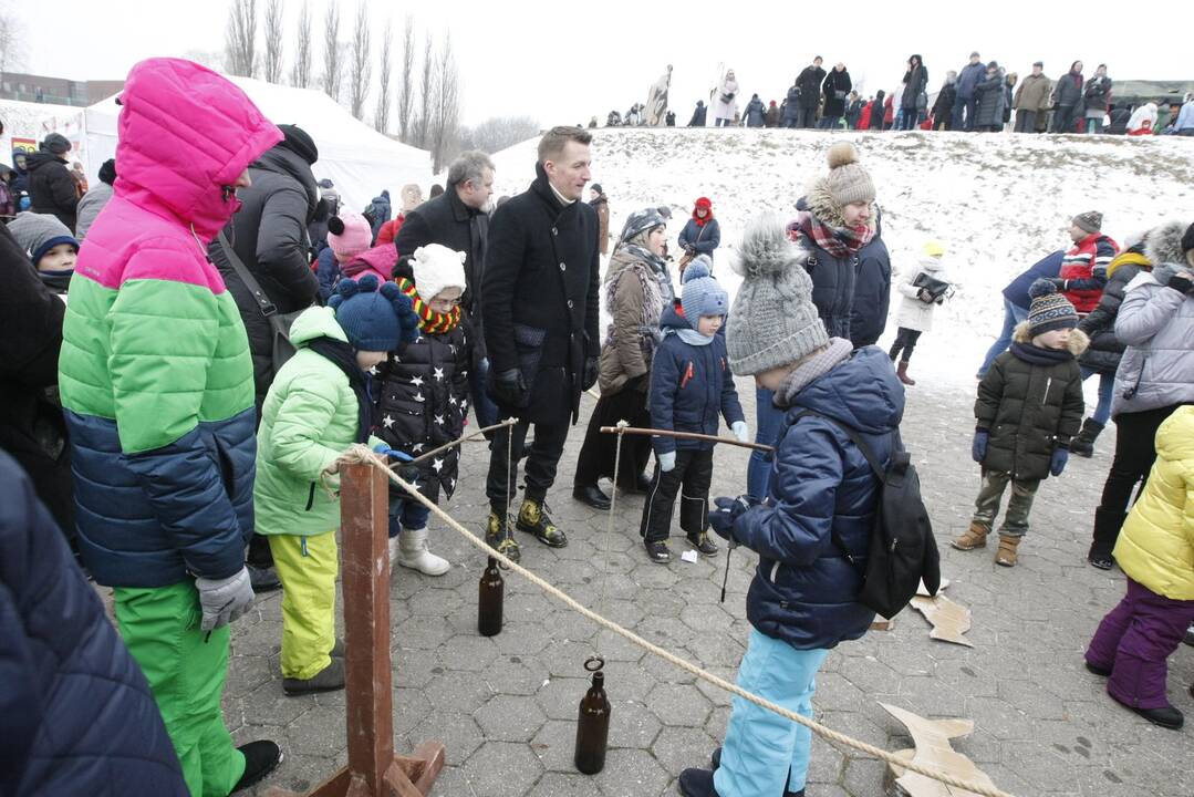 Klaipėdiečiai nenusižengė tradicijoms: per Užgavėnes išdykavo ir sudegino Morę