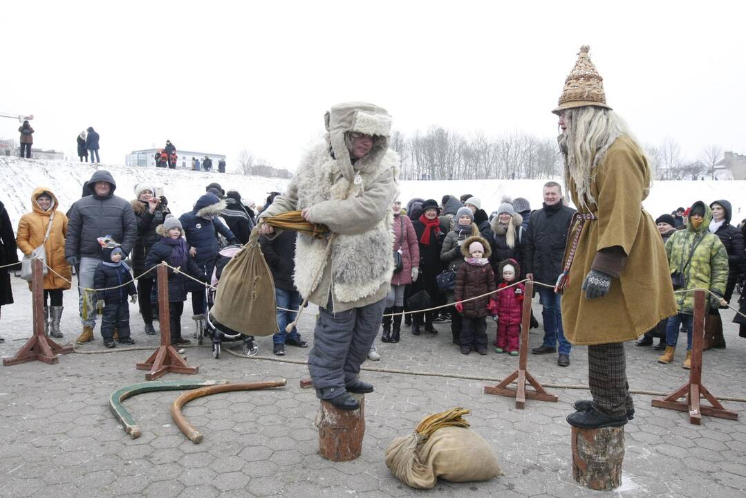Klaipėdiečiai nenusižengė tradicijoms: per Užgavėnes išdykavo ir sudegino Morę