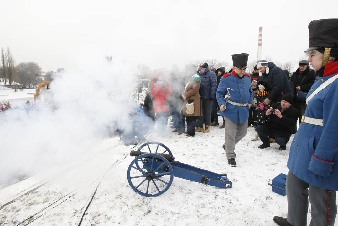 Klaipėdiečiai nenusižengė tradicijoms: per Užgavėnes išdykavo ir sudegino Morę