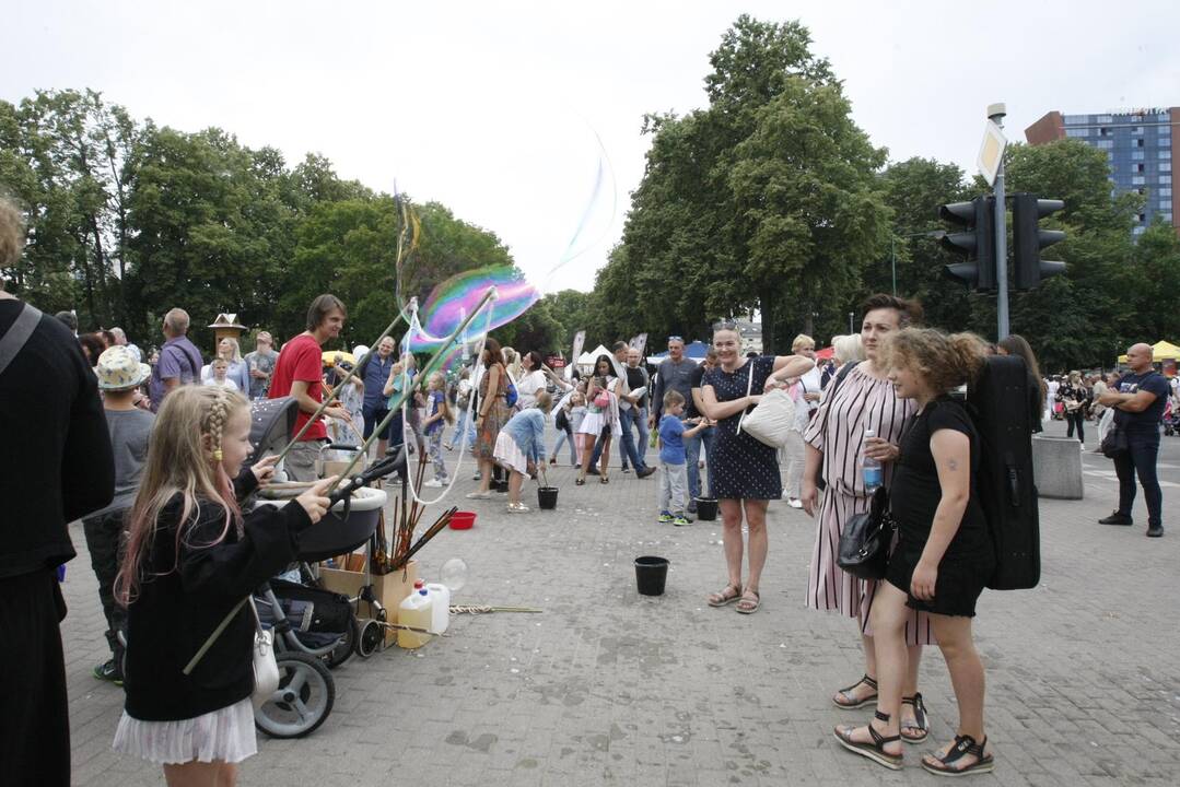 Linksmybės patiems mažiausiems Jūros šventės dalyviams 