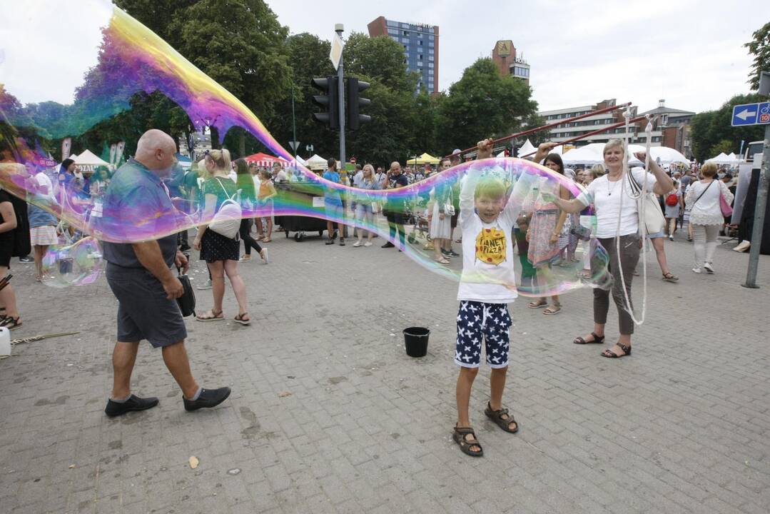 Linksmybės patiems mažiausiems Jūros šventės dalyviams 