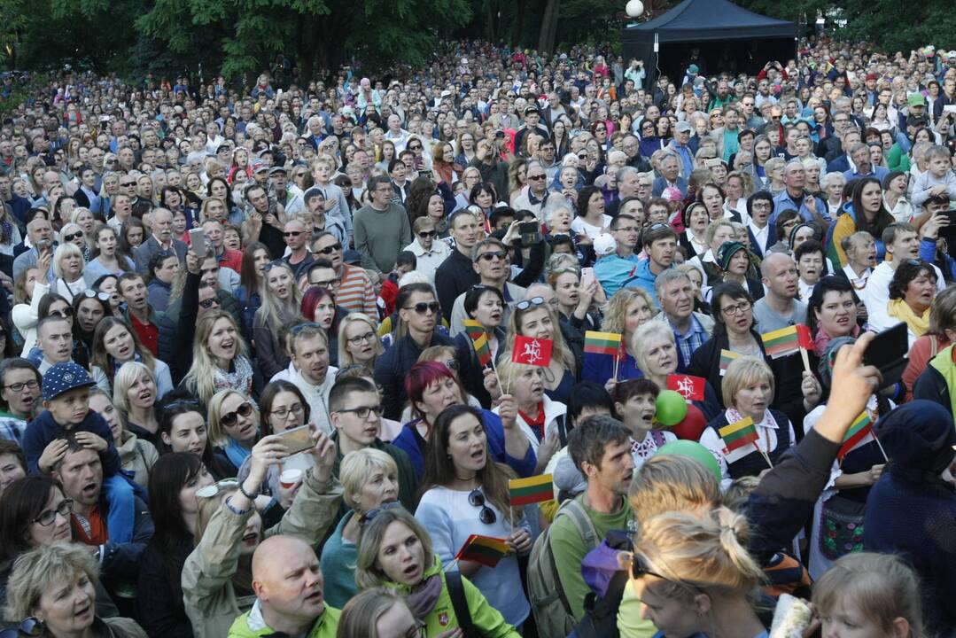 Klaipėdą drebino „Tautiška giesmė“