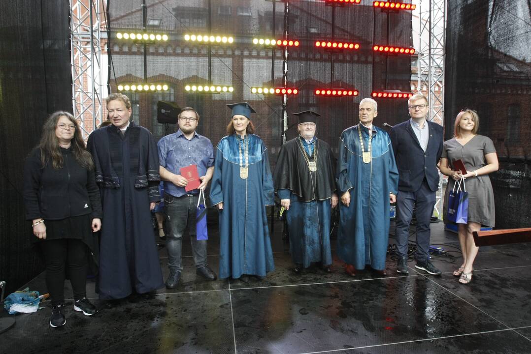 Diplomų įteikimas Klaipėdos universitete