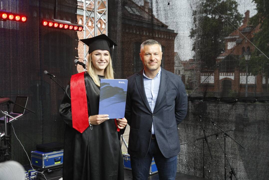 Diplomų įteikimas Klaipėdos universitete