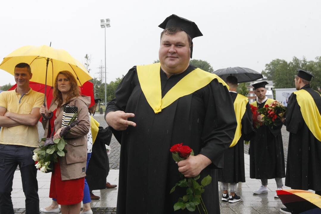 Diplomų įteikimas Klaipėdos universitete