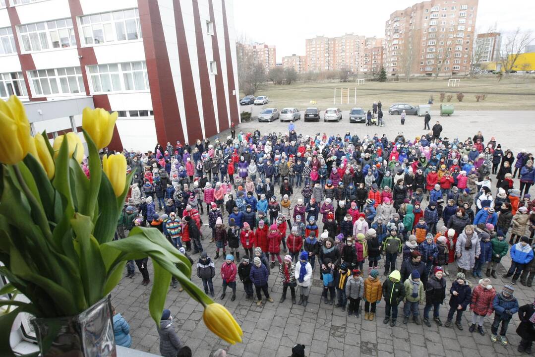 Mokinių šokis Kovo 11-osios proga