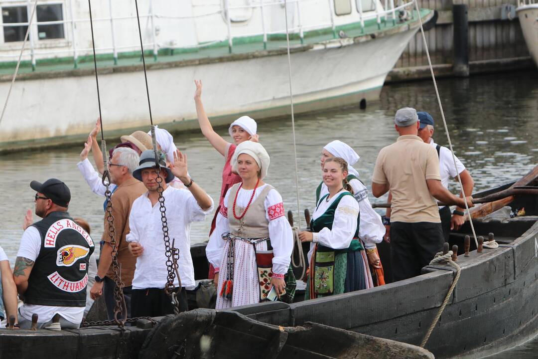 Uostamiestis pasitiko istorinių laivų flotilę