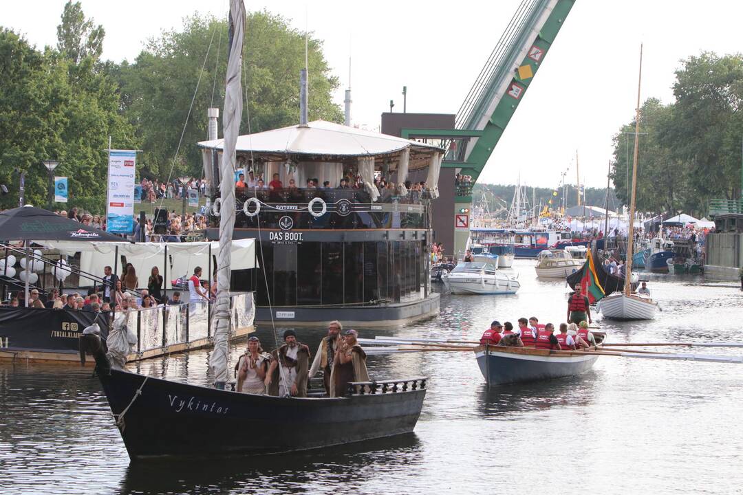 Uostamiestis pasitiko istorinių laivų flotilę