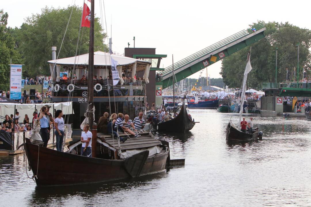 Uostamiestis pasitiko istorinių laivų flotilę