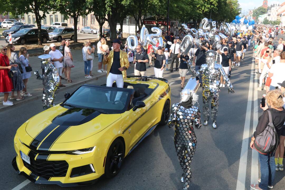 Jūros šventės eisena abejingų nepaliko