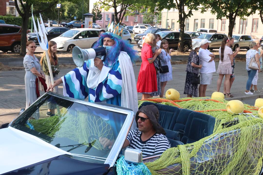 Jūros šventės eisena abejingų nepaliko