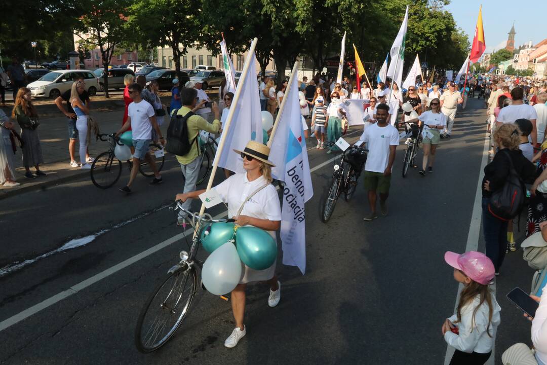 Jūros šventės eisena abejingų nepaliko