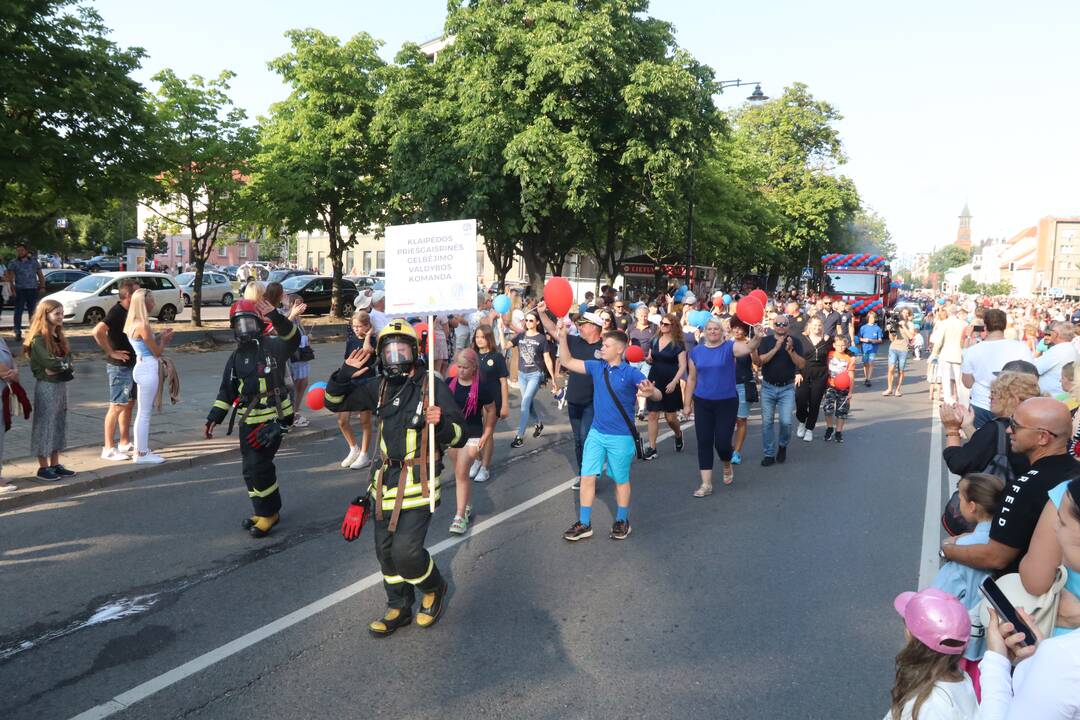 Jūros šventės eisena abejingų nepaliko