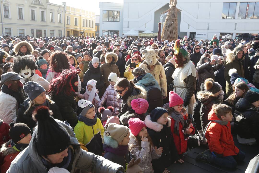 Užgavėnės uostamiestyje - klaipėdiečiai kvietė pavasarį