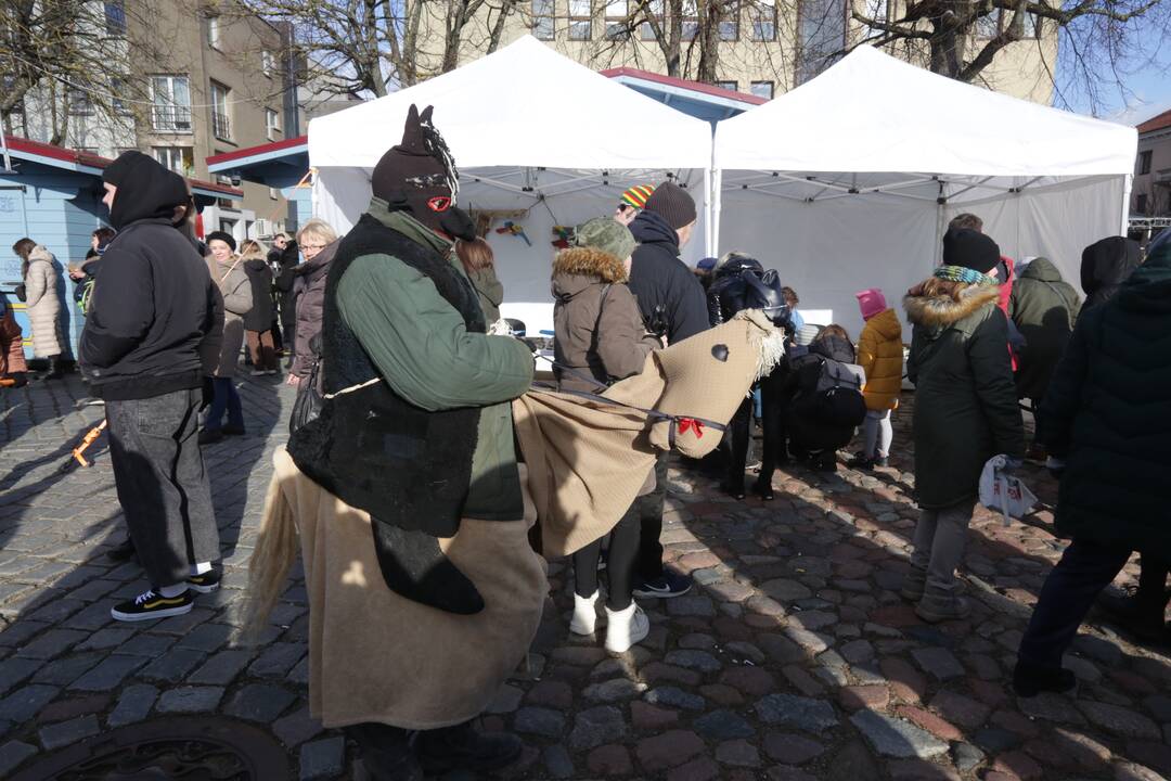 Užgavėnės uostamiestyje - klaipėdiečiai kvietė pavasarį