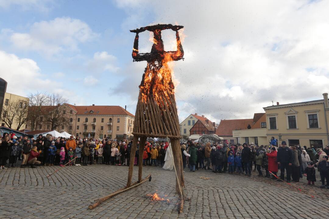 Užgavėnės uostamiestyje - klaipėdiečiai kvietė pavasarį