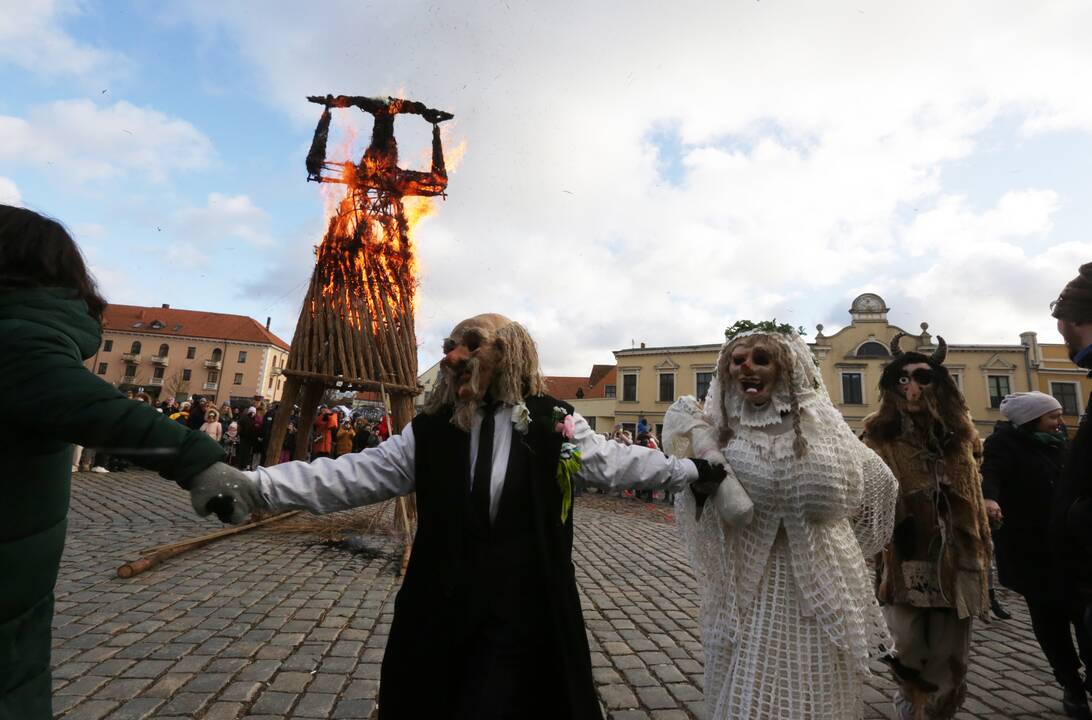 Užgavėnės uostamiestyje - klaipėdiečiai kvietė pavasarį