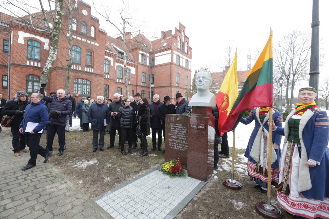  Alfonsui Žaliui biusto atidengimo ceremonija