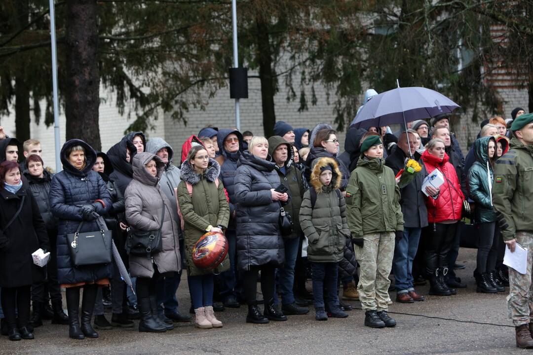 Kariai baigė tarnybą