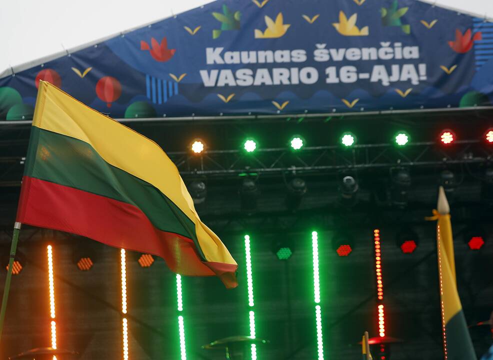Kauniečiai švenčia Vasario 16-ąją 