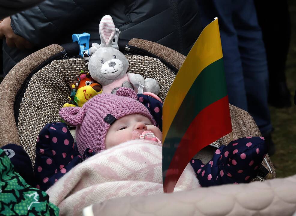 Kauniečiai švenčia Vasario 16-ąją 