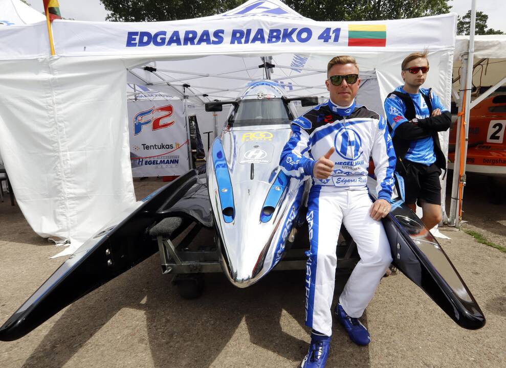 Kaune startavo F-2 pasaulio čempionatas