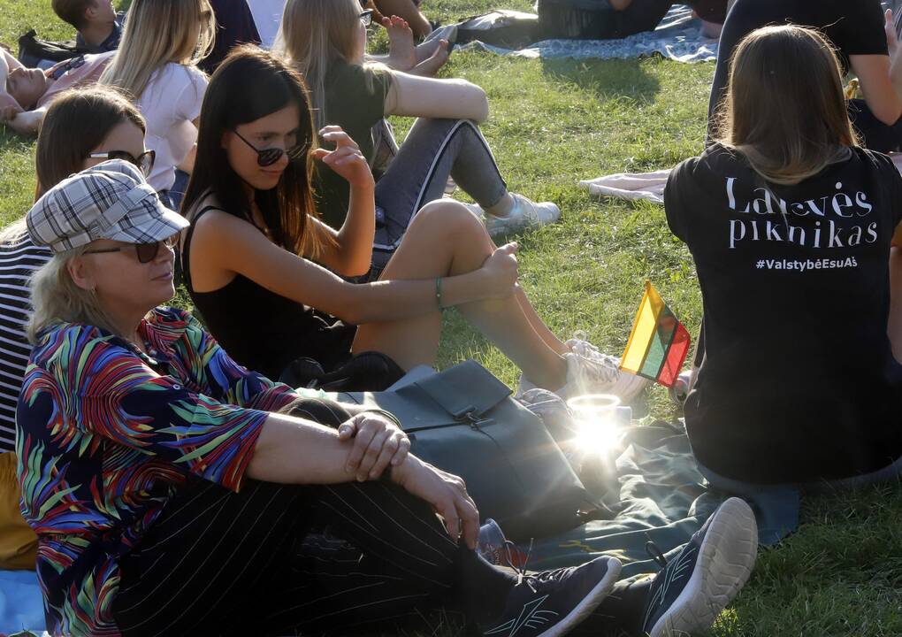 „Laisvės pikniko“ vakarinė dalis