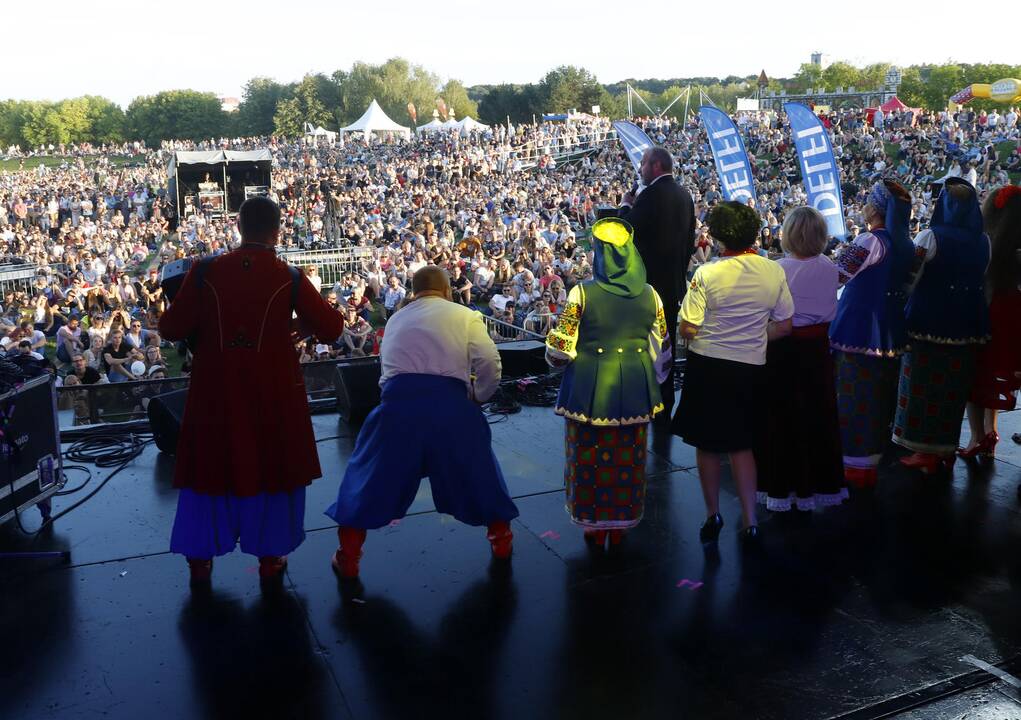 „Laisvės pikniko“ vakarinė dalis