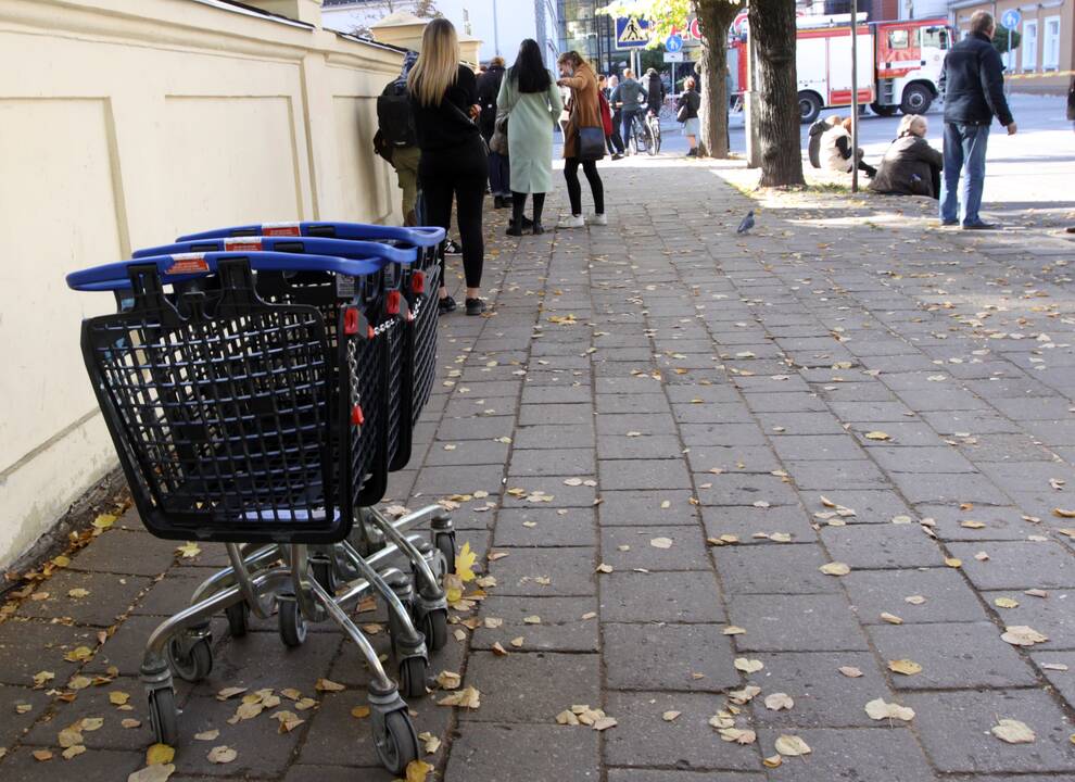 Po pranešimo apie sprogmenį, iš Kauno „Akropolio“ evakuoti žmonės