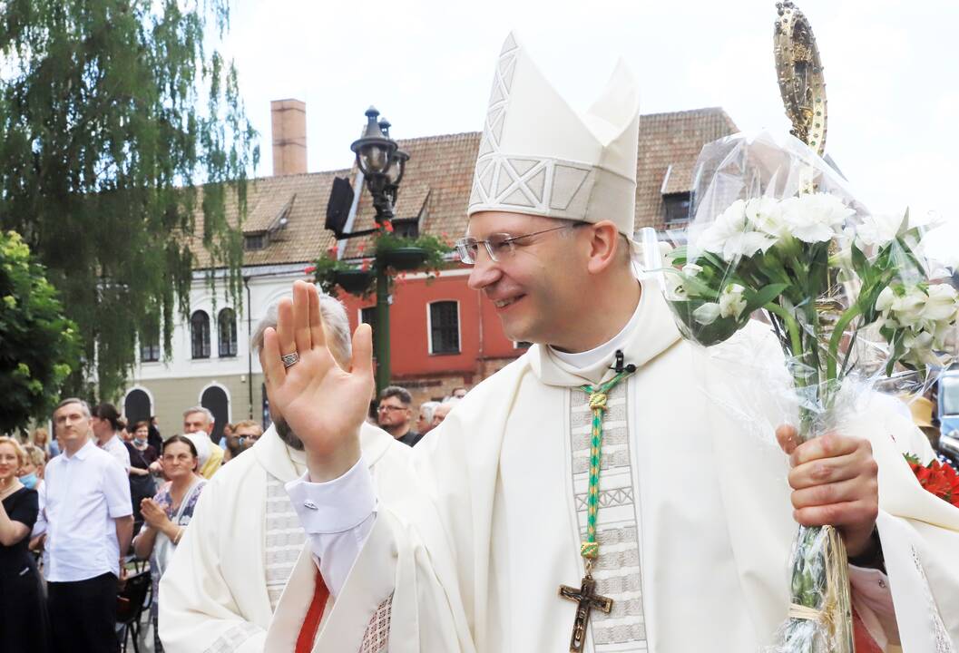 Arkivyskupas K. Kėvalas įžengė į Kauno arkikatedrą