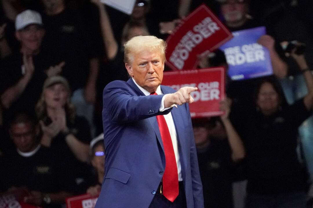 D. Trumpas pareiškė, kad galbūt pritartų JAV kariuomenės panaudojimui prieš amerikiečius