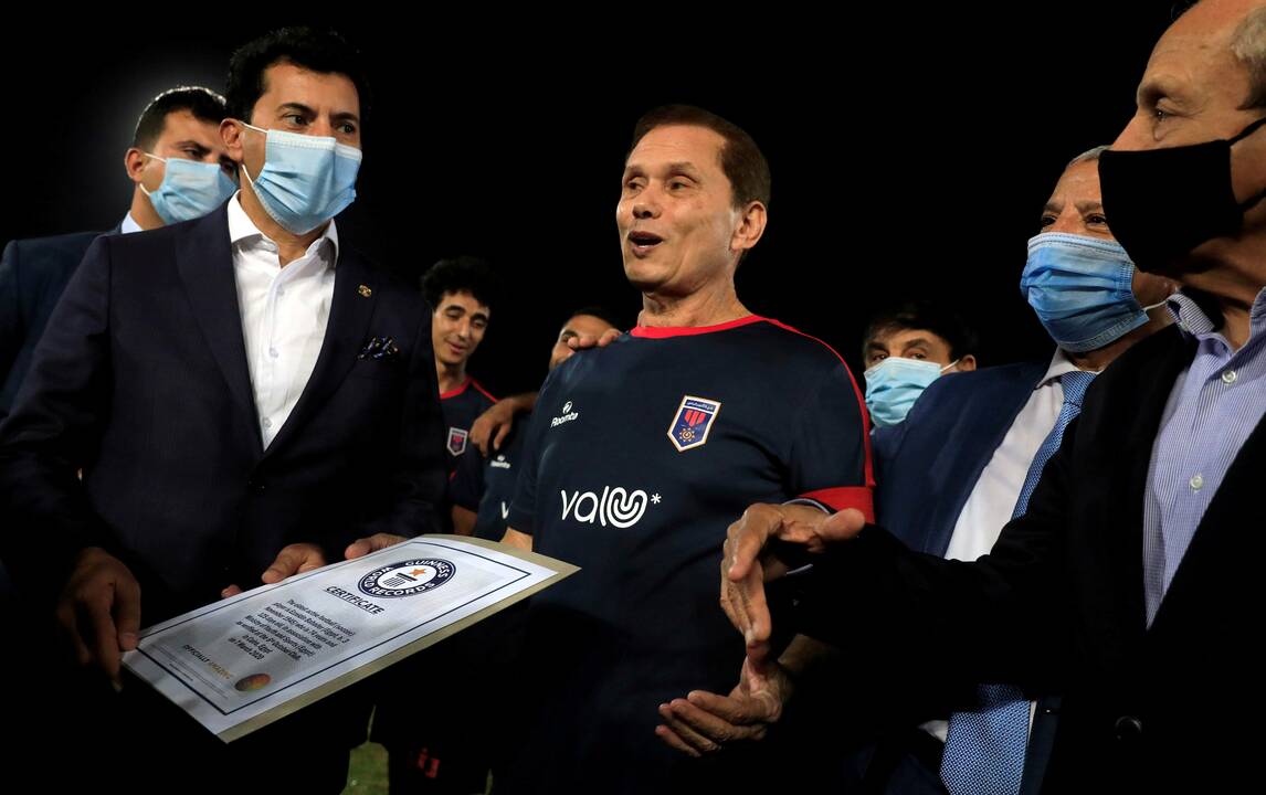 75 metų egiptietis pripažintas vyriausiu pasaulyje profesionaliu futbolininku