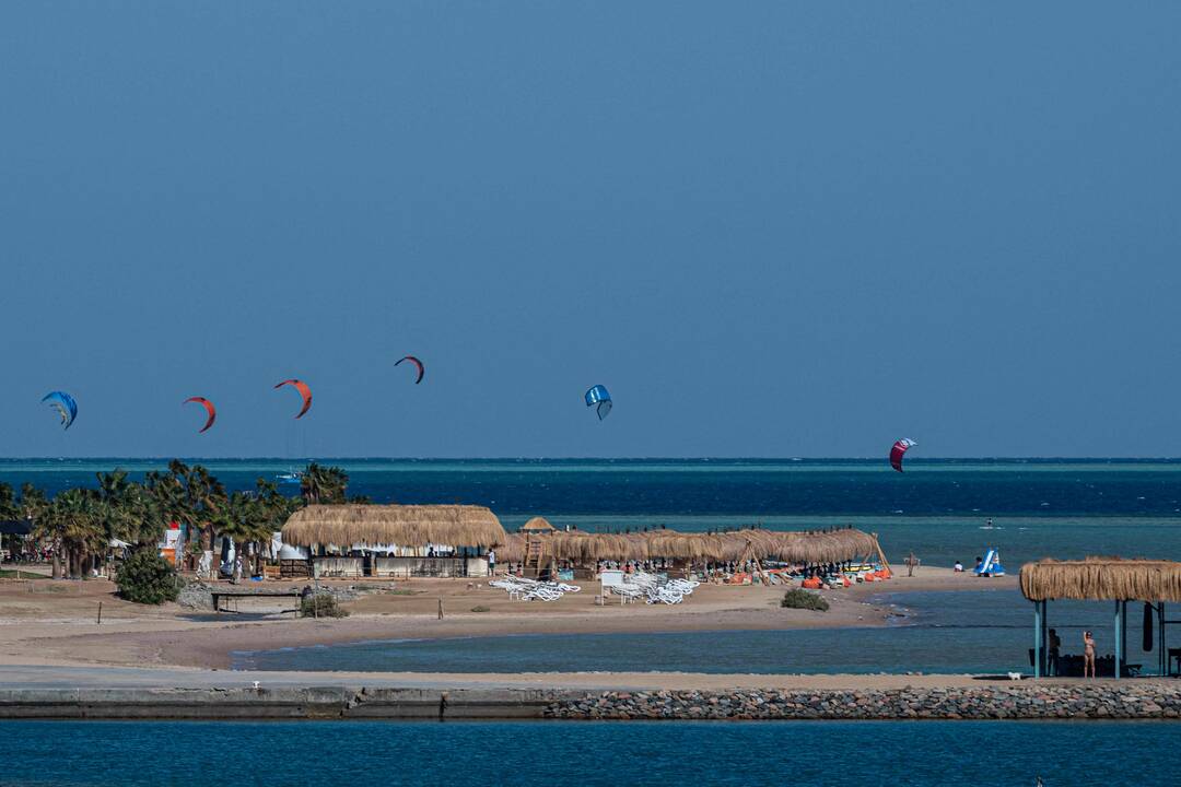 Prie Egipto nuskendus turistiniam povandeniniam laivui žuvo šeši žmonės