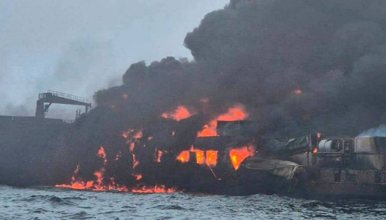 Prie rytinės Anglijos pakrantės susidūrė naftos tanklaivis ir krovininis laivas (papildyta)