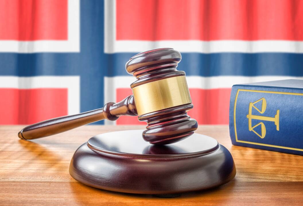 Norvegijoje nuteistas neįgalus baltarusis, bandęs padegti karaliaus rūmus