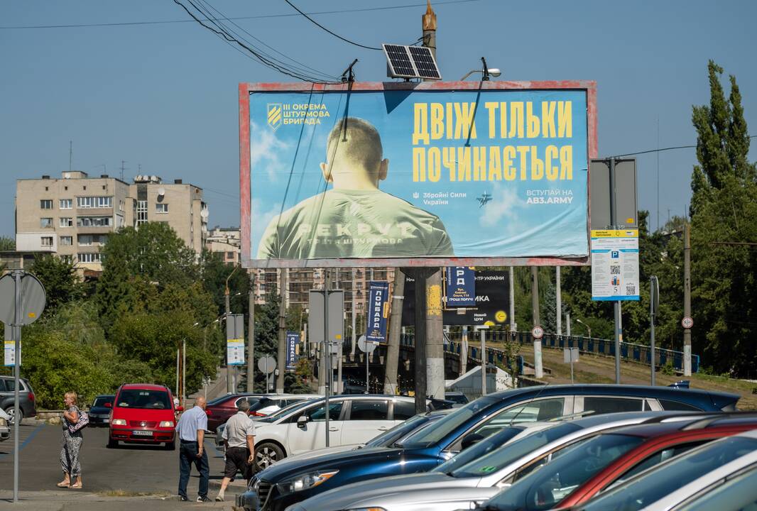 Ukrainoje jau sulaikyta apie 50 tūkst. pabėgti mėginusių šauktinių