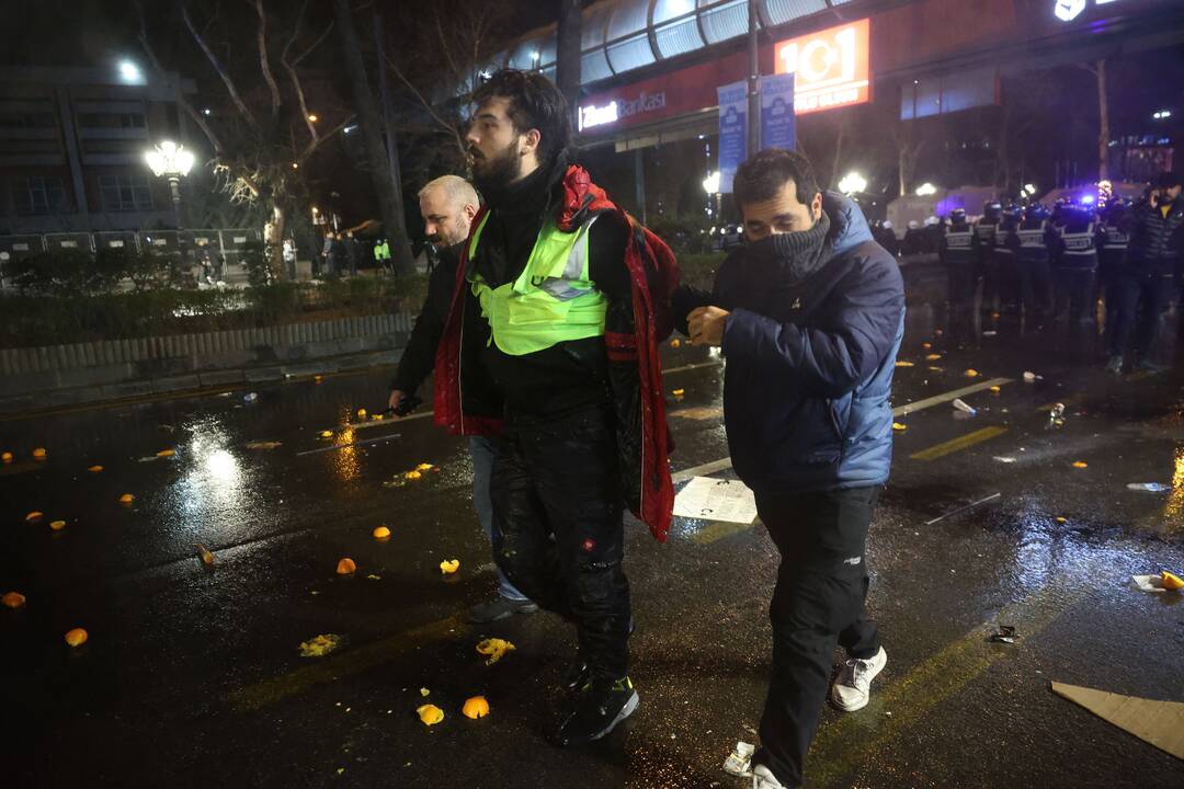 Turkijoje sulaikyta dešimt žurnalistų