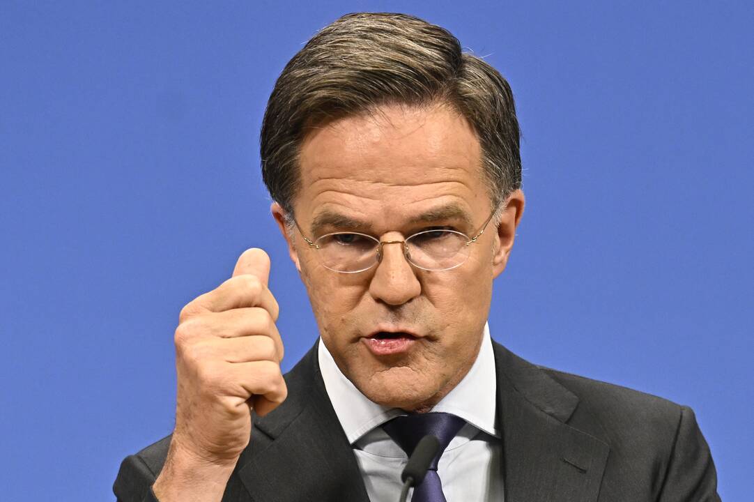 NATO vadovas ragina 400 proc. padidinti aljanso oro gynybą